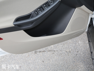 長(zhǎng)安福特2017款新福克斯三廂