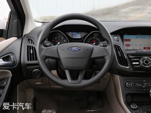 長安福特2017款新福克斯三廂