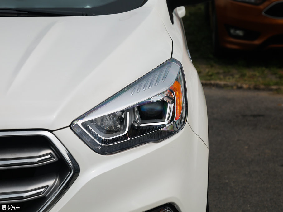 2017 EcoBoost 180 򌾫