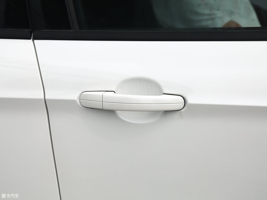 2017 EcoBoost 180 򌾫