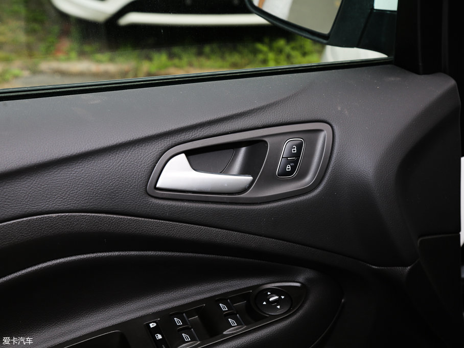 2017 EcoBoost 180 򌾫