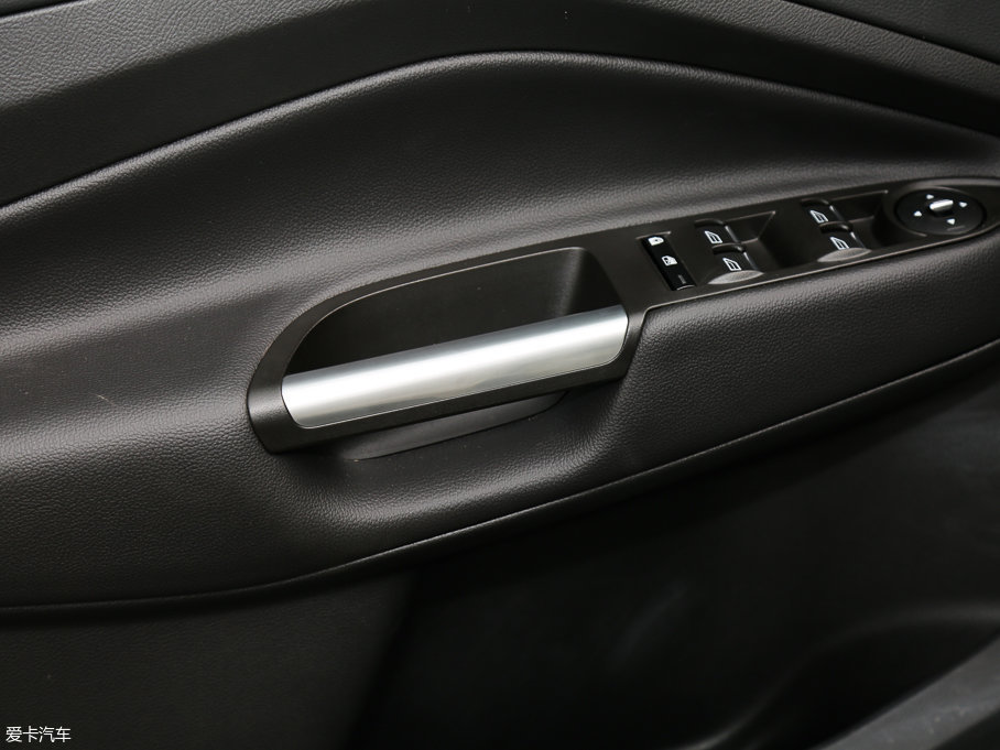 2017 EcoBoost 180 򌾫