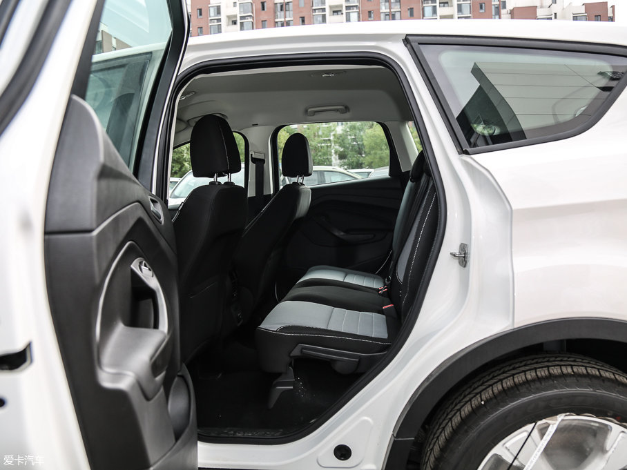 2017 EcoBoost 180 򌾫