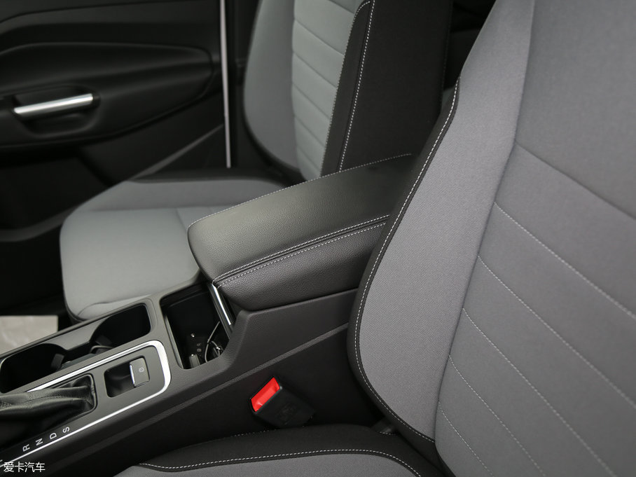 2017 EcoBoost 180 򌾫