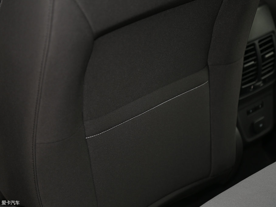 2017 EcoBoost 180 򌾫