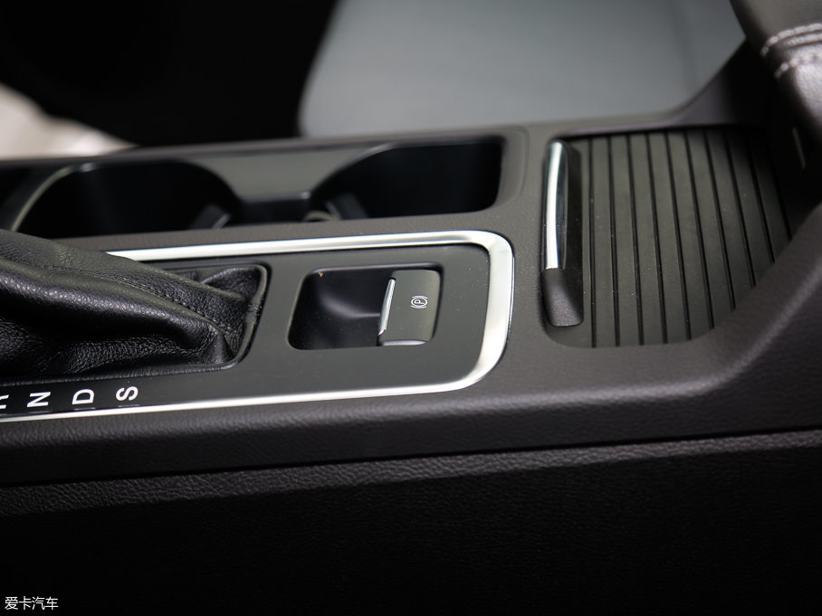 2017 EcoBoost 180 򌾫