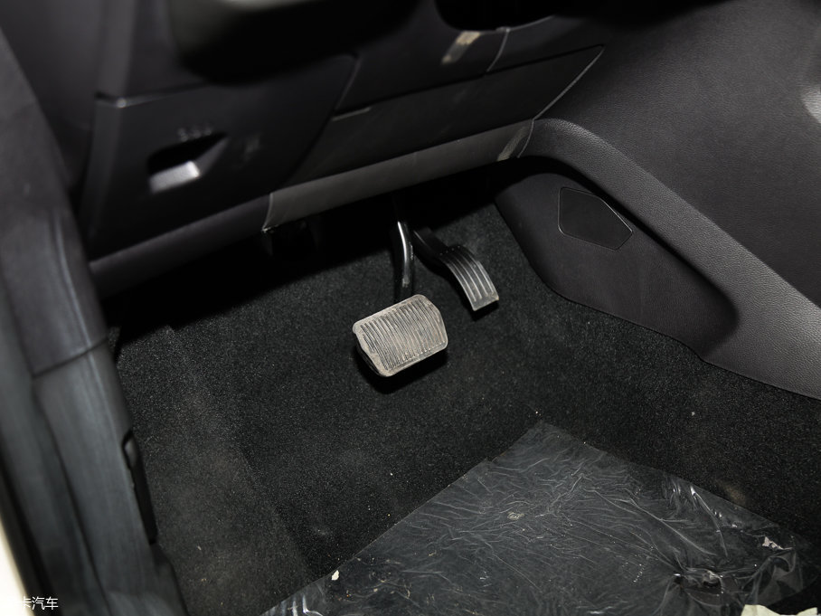 2017 EcoBoost 180 򌾫