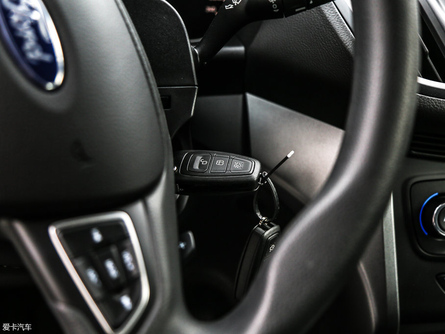 2017 EcoBoost 180 򌾫