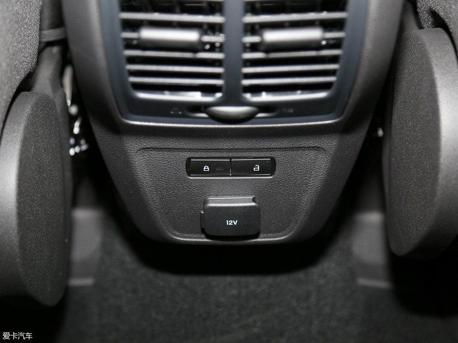 2017 EcoBoost 180 򌾫