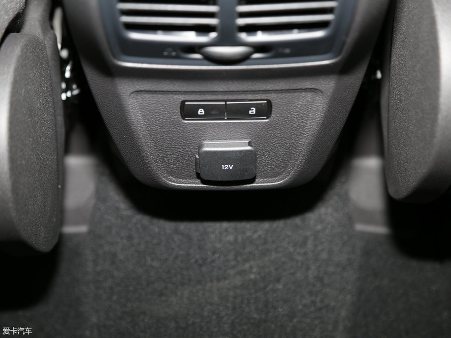 2017 EcoBoost 180 򌾫