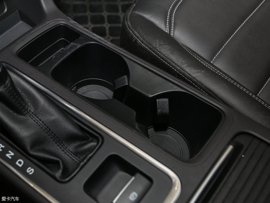 2017 EcoBoost 180 򌻢S