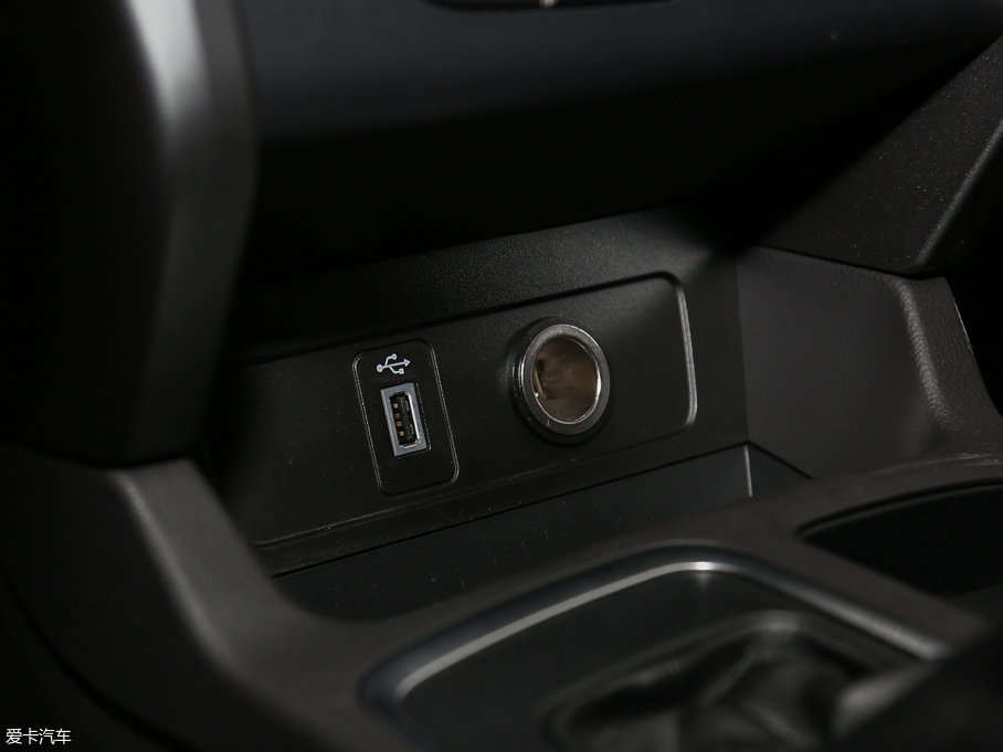 2017 EcoBoost 180 򌻢S