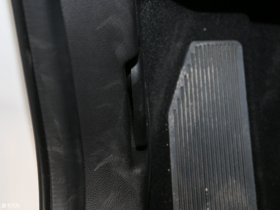 2017 EcoBoost 180 򌻢S