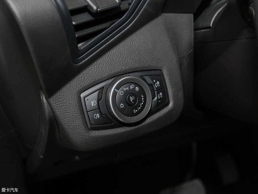 2017 EcoBoost 180 򌻢S