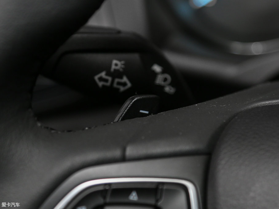 2017 EcoBoost 180 򌻢S