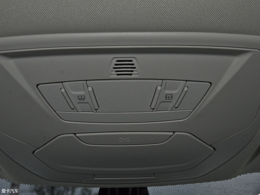 2017 EcoBoost 180 򌻢S