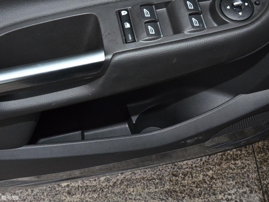 2017 EcoBoost 180 򌻢S