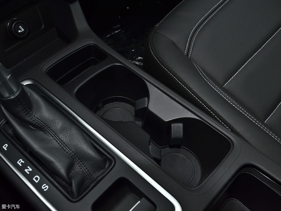 2017 EcoBoost 180 򌻢S