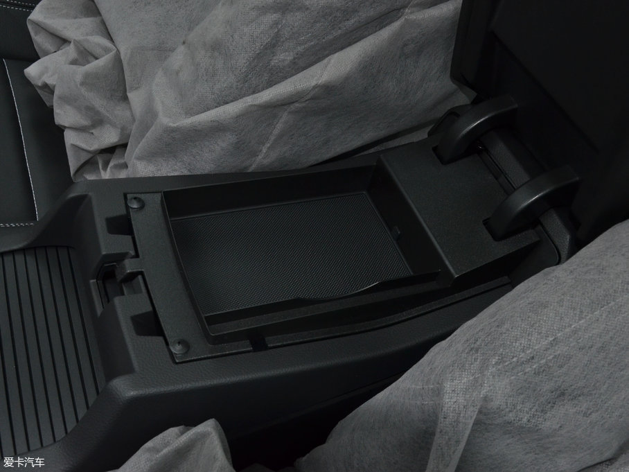 2017 EcoBoost 180 򌻢S