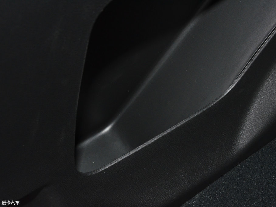 2017 EcoBoost 180 򌻢S