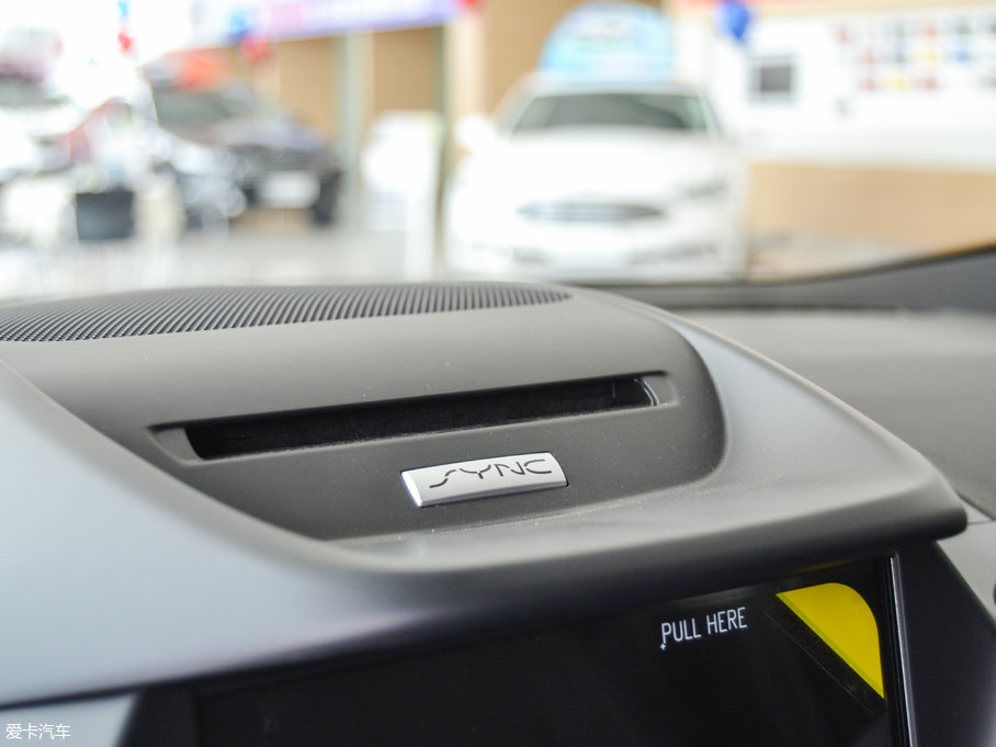 2017������ EcoBoost 245 ��������