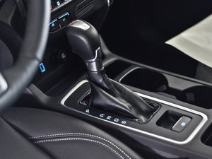 2017款EcoBoost 180 四驱豪翼型 换挡杆