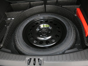 2017款EcoBoost 180 两驱精翼型 备胎