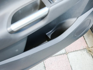 2017款EcoBoost 245 四驱铂翼型 前门储物空间
