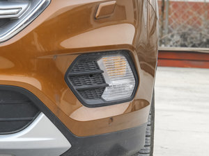 2017款EcoBoost 245 四驱尊翼型 前雾灯