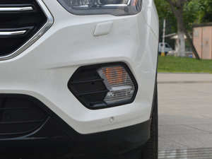 2017款EcoBoost 245 四驱运动型 前雾灯