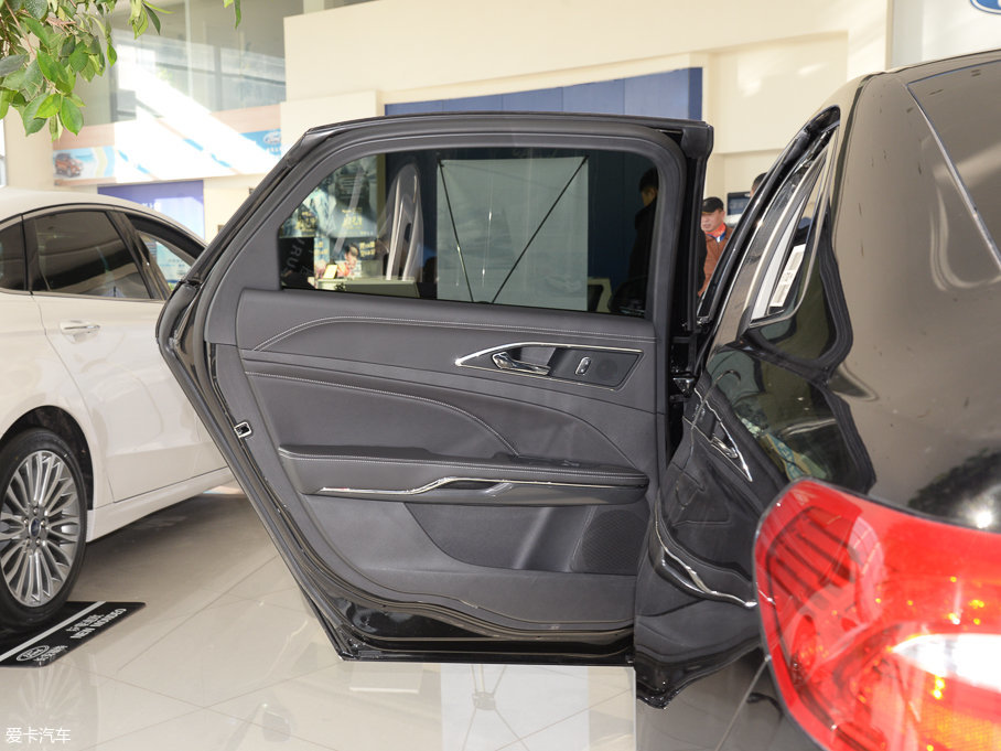 2017ţ EcoBoost 325 V6Ş