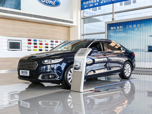 2017款EcoBoost 180豪华型 左前45度
