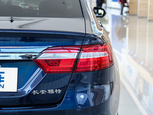 2017款EcoBoost 180豪华型 尾灯