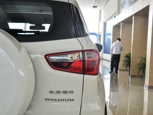 2017款1.5L 自动尊贵型 尾灯
