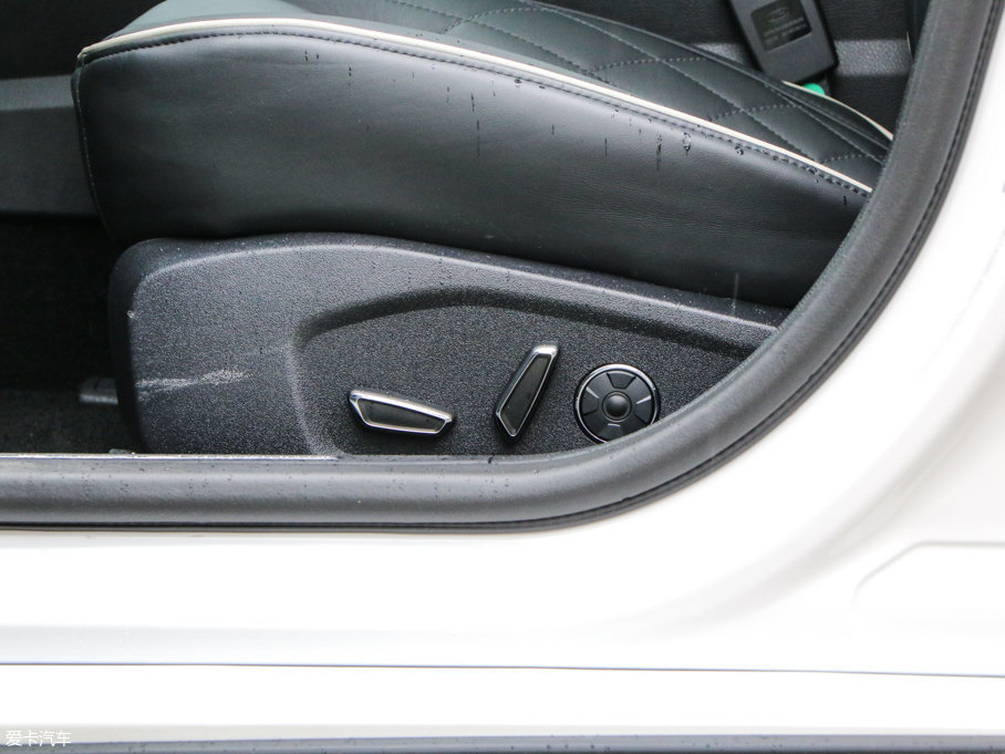 2017ɵϚW EcoBoost 245Ş