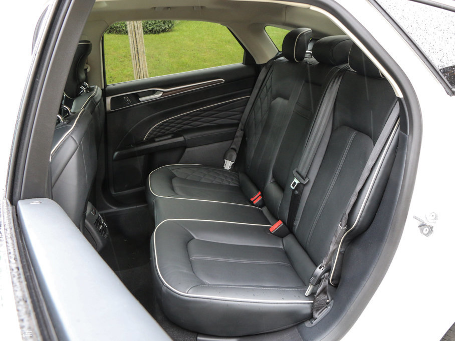 2017ɵϚW EcoBoost 245Ş