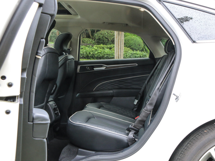 2017ɵϚW EcoBoost 245Ş