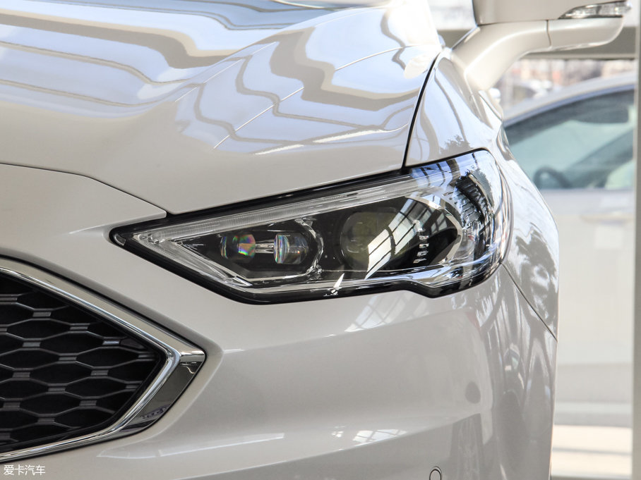 2017ɵϚW EcoBoost 245Ş