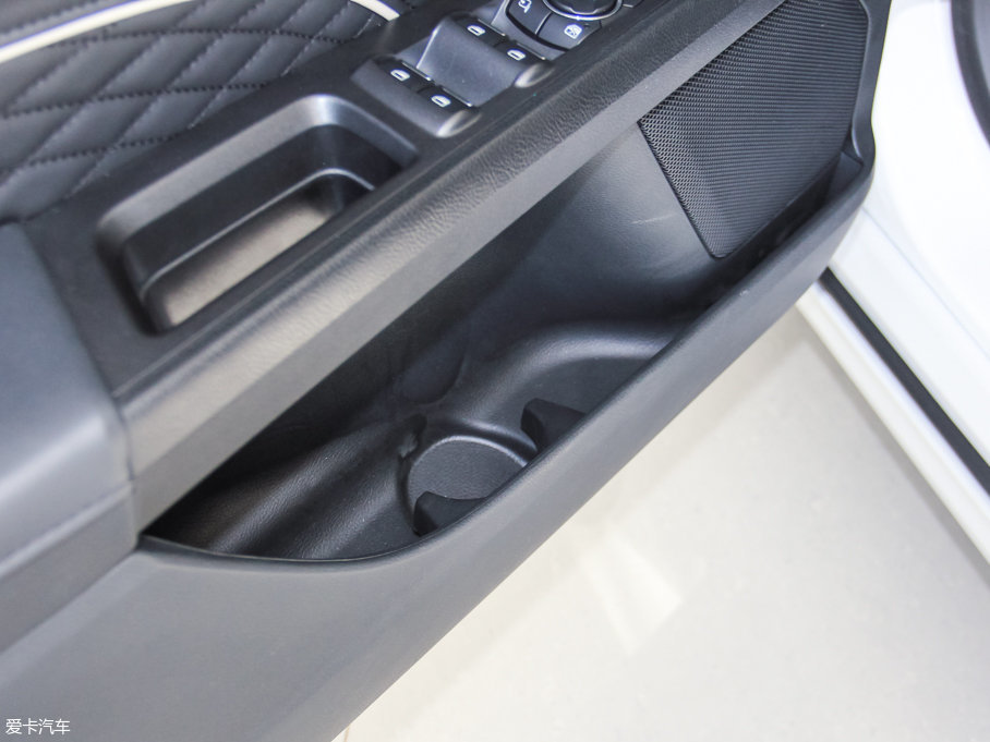 2017ɵϚW EcoBoost 245Ş