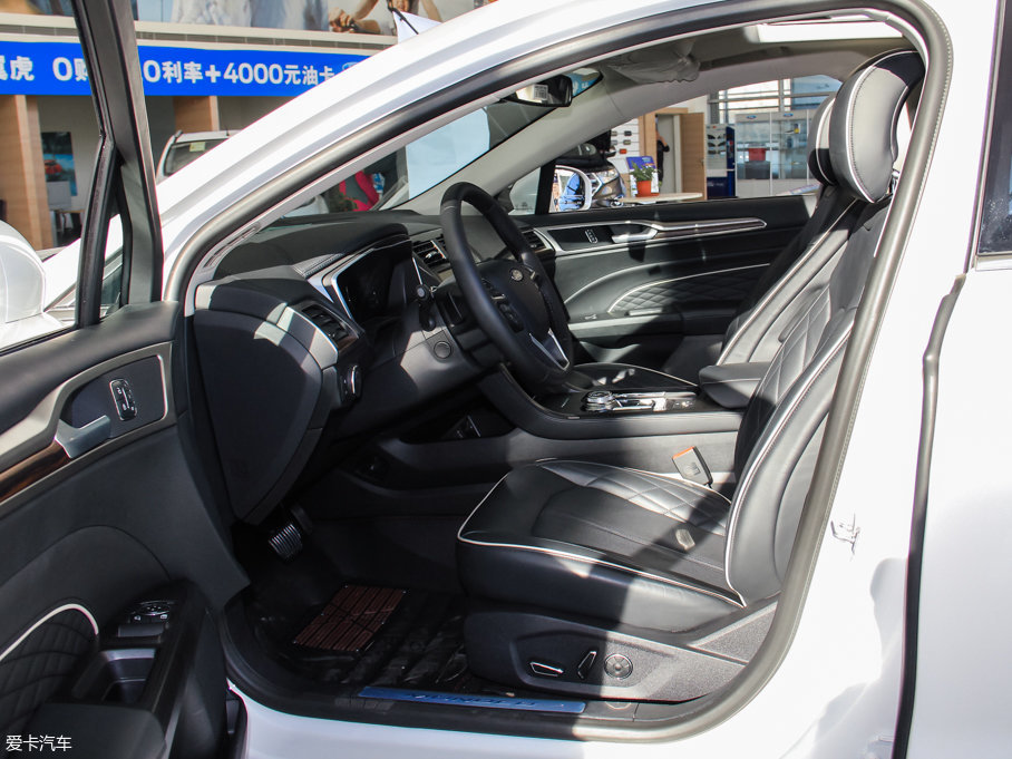 2017ɵϚW EcoBoost 245Ş