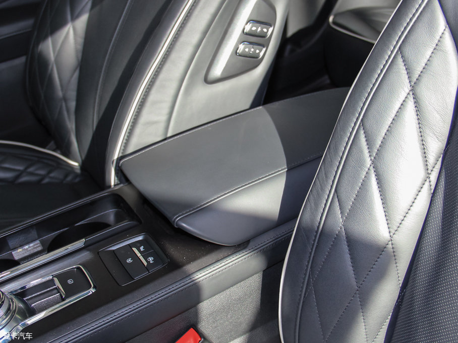 2017ɵϚW EcoBoost 245Ş