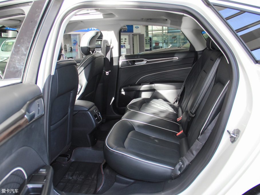 2017ɵϚW EcoBoost 245Ş