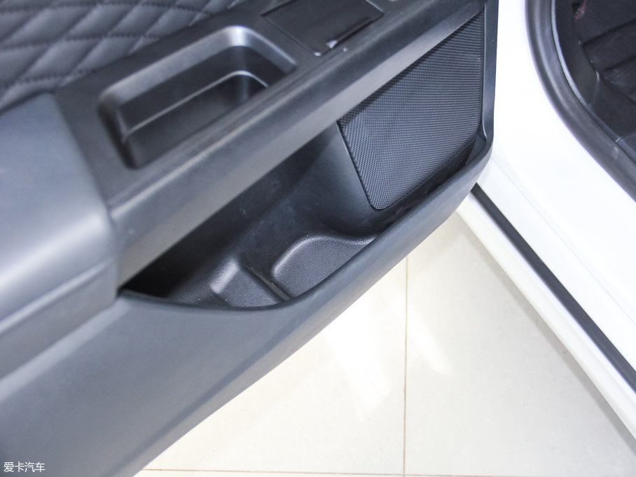 2017ɵϚW EcoBoost 245Ş