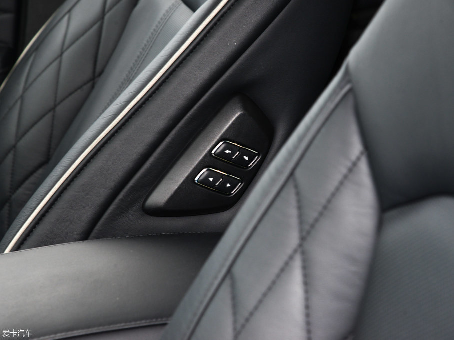 2017ɵϚW EcoBoost 245Ş