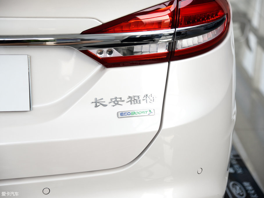 2017ɵϚW EcoBoost 180r