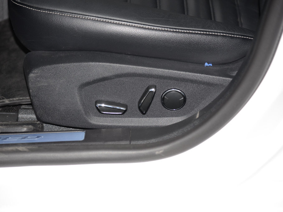 2017ɵϚW EcoBoost 180r