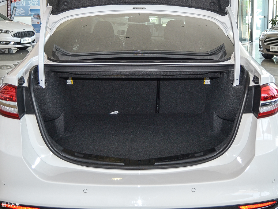 2017ɵϚW EcoBoost 245A\