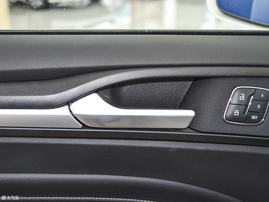 2017ɵϚW EcoBoost 245A\