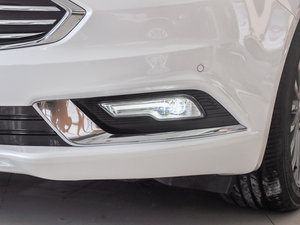 2017款EcoBoost 180至尊型 前雾灯