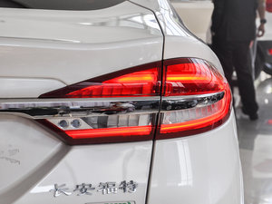 2017款EcoBoost 180至尊型 尾灯